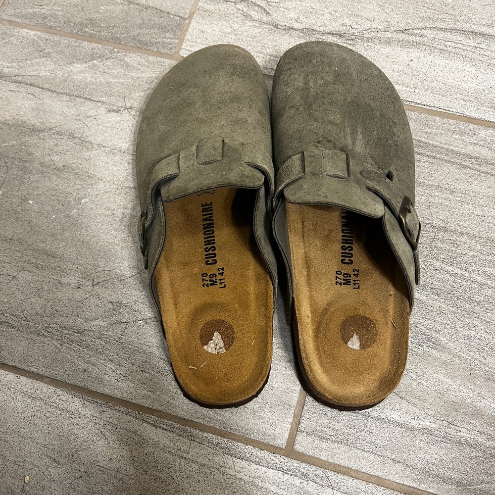 Cushionaire Men's Suede Slip-On Clog